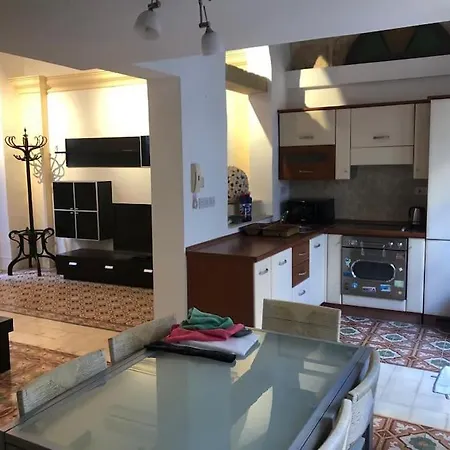 Typical Maltese Townhouse - 2 Bedrooms *