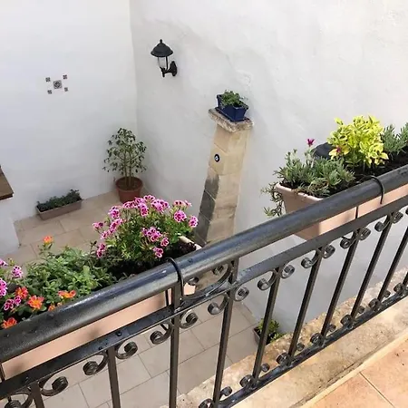 度假居 Typical Maltese Townhouse - 2 Bedrooms *