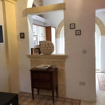 Vakantiehuis Typical Maltese Townhouse - 2 Bedrooms *