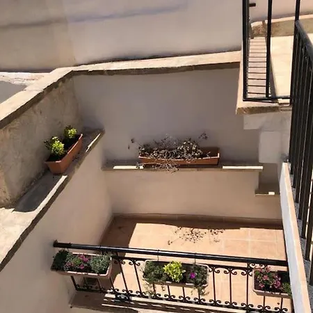 Typical Maltese Townhouse - 2 Bedrooms * Mellieħa